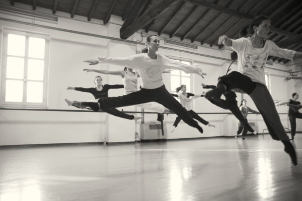 Photo of ballet dancers by Teo Ladodicivideo from Flickr
